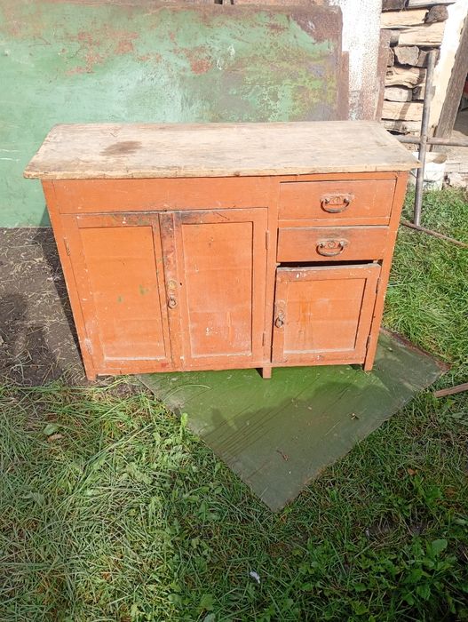 Тумбочка старовинна на реставрацію