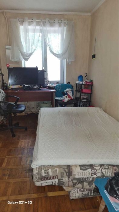 Продам 3 комн. квартиру 55 кв.м. на ул.Автозаводская 21 А,Куреневка