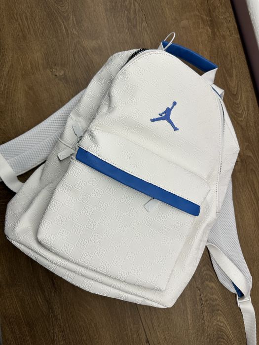 Рюкзак Jordan в білому колірі