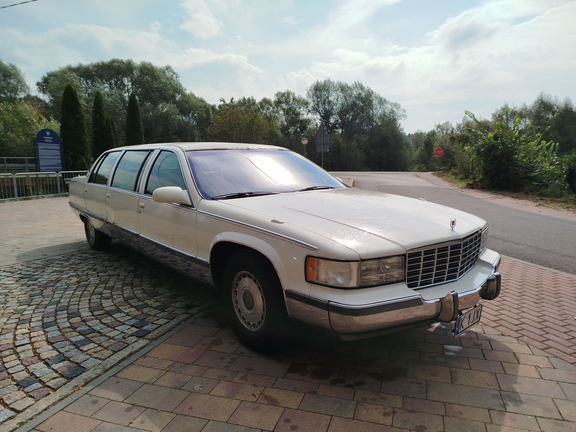 Cadillac Fleetwood Limuzyna V8 5.7 LT1