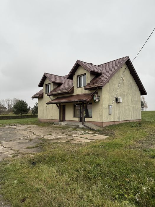 Budynek usługowo-mieszkalny – Wólka Ostrożeńska, przy trasie S17