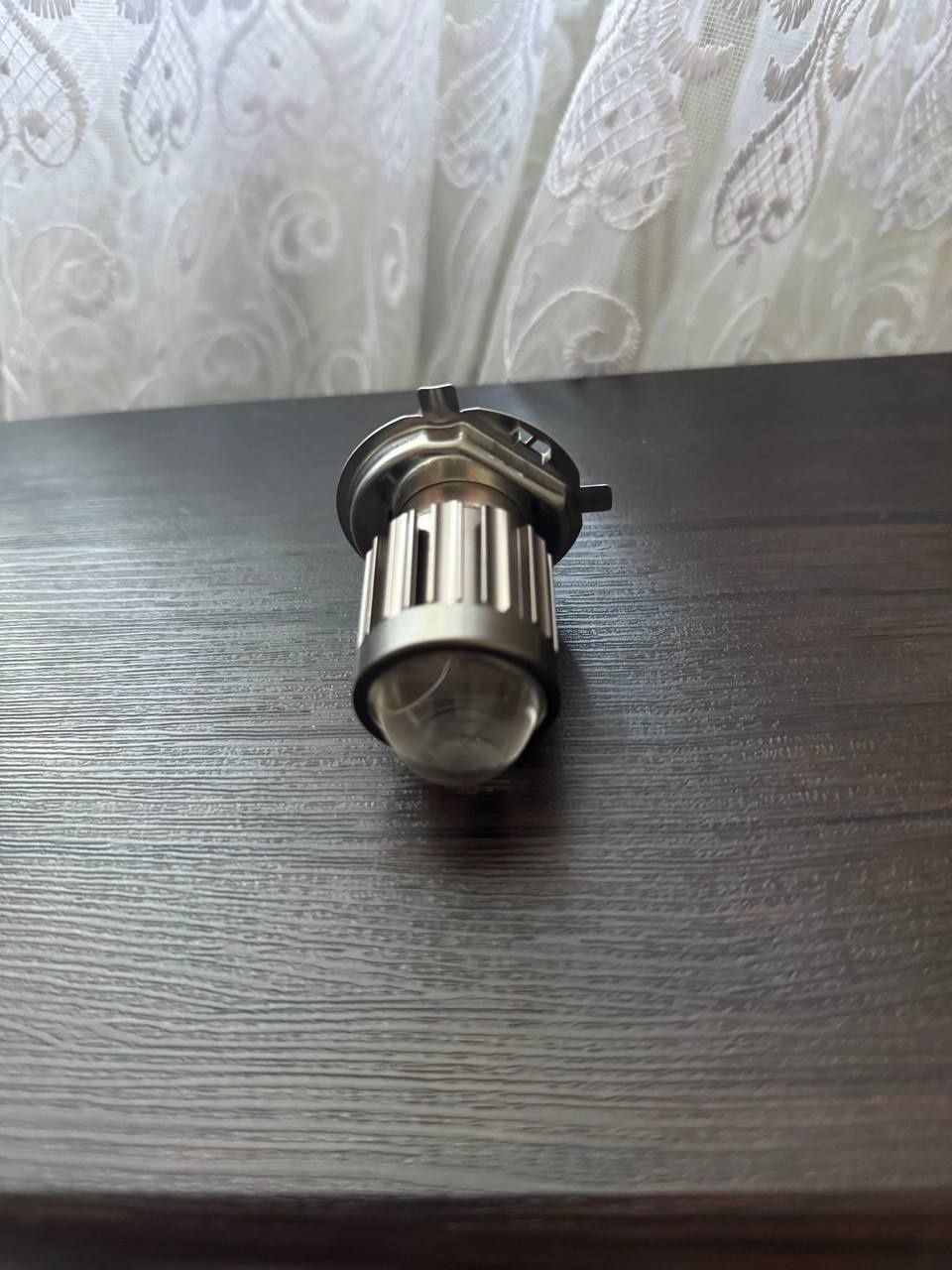 Led H4 линза лампочка авто мото потужна лінзована лампочка Н4