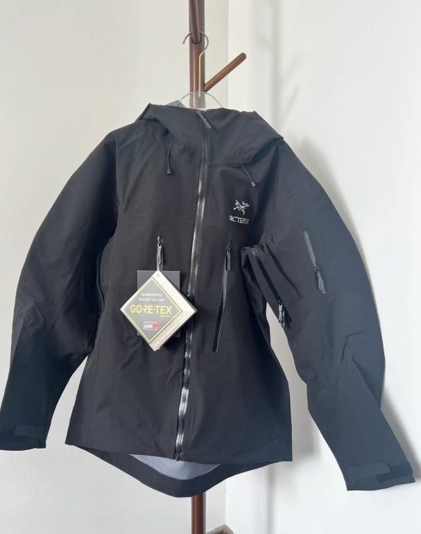 Arc’teryx alpha sv.