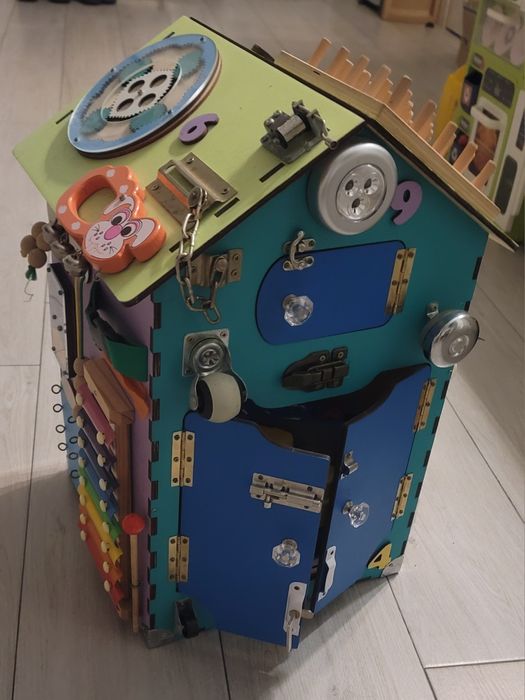 Бізі будинок/бізідом/бізіборд