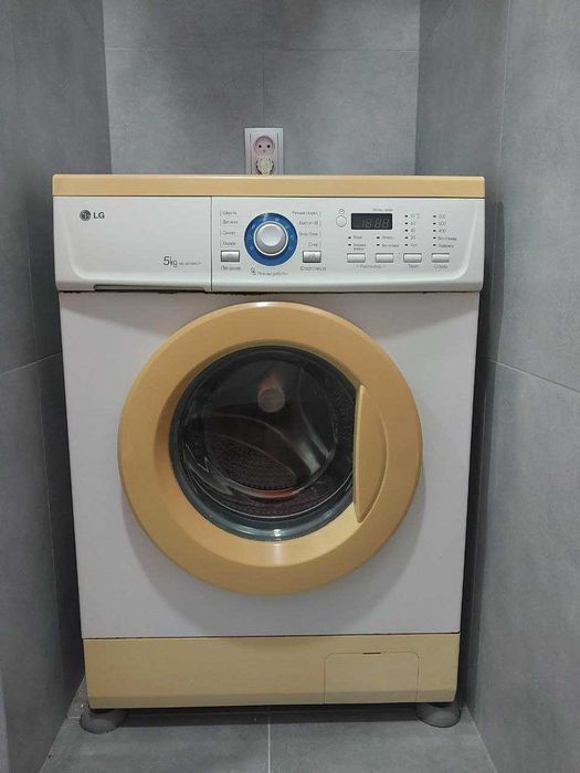 Пральна машина LG WD 80160NUP  5 кг/800об