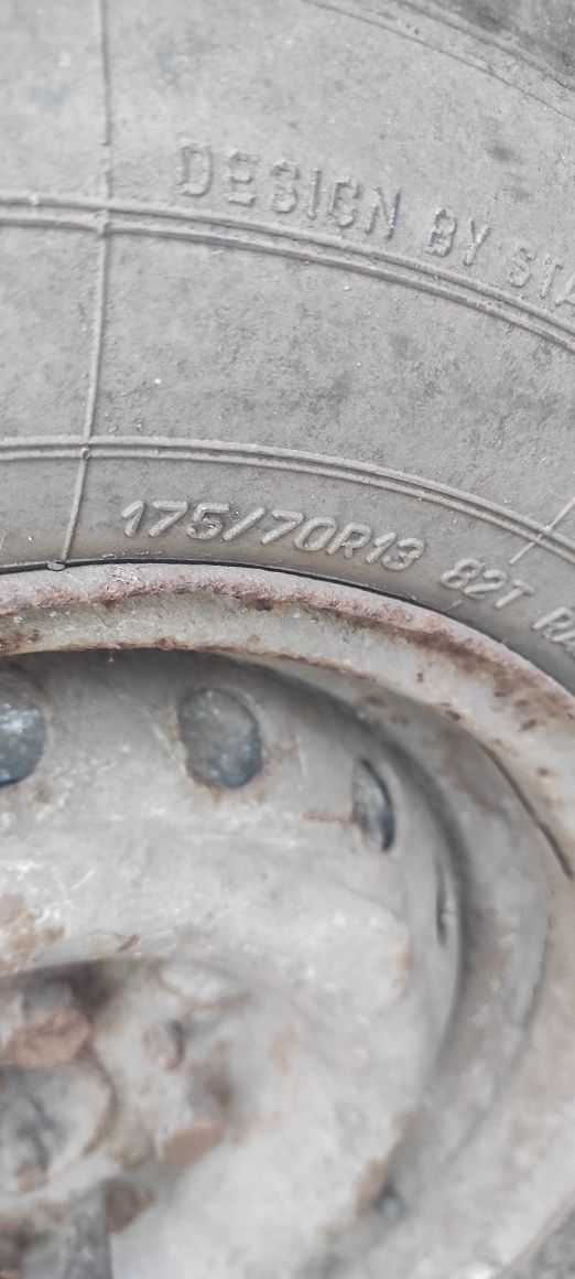 Продам гуму на 13 ,в наявності є 2 шт.