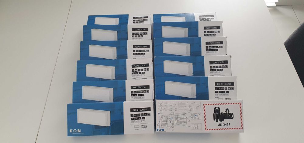 EATON Lampy awaryjne 12szt nowe