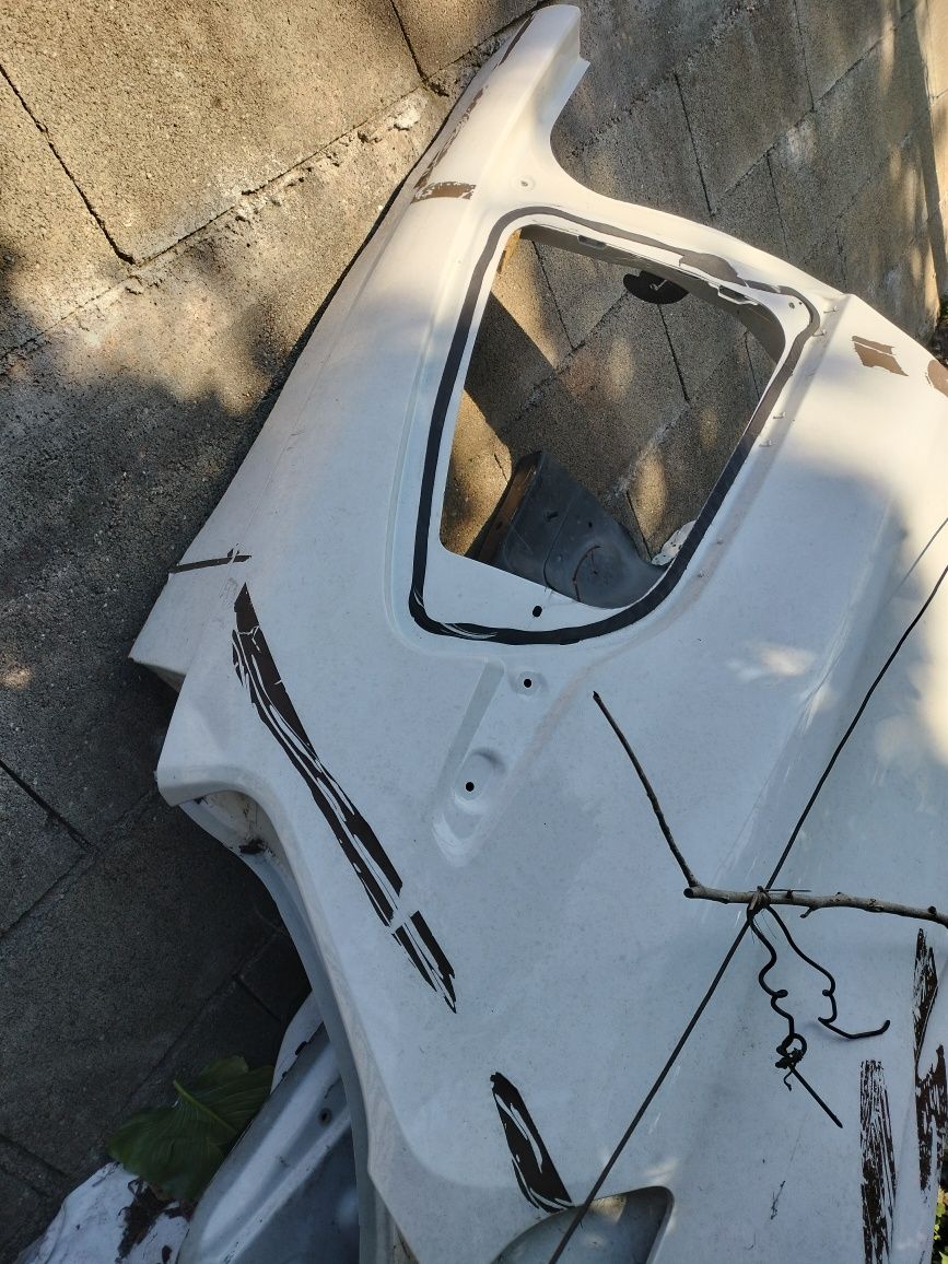 Painel traseiro direito Peugeot 208 de 3 portas e motor gasolina peças
