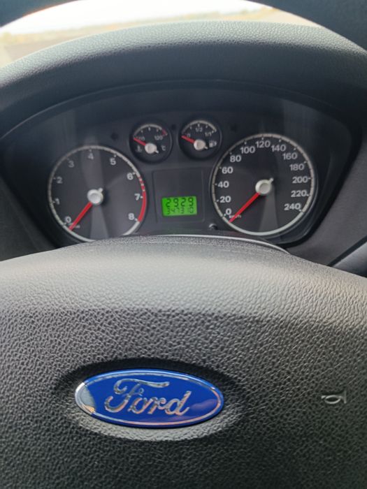Продам FORD FOCUS 2005