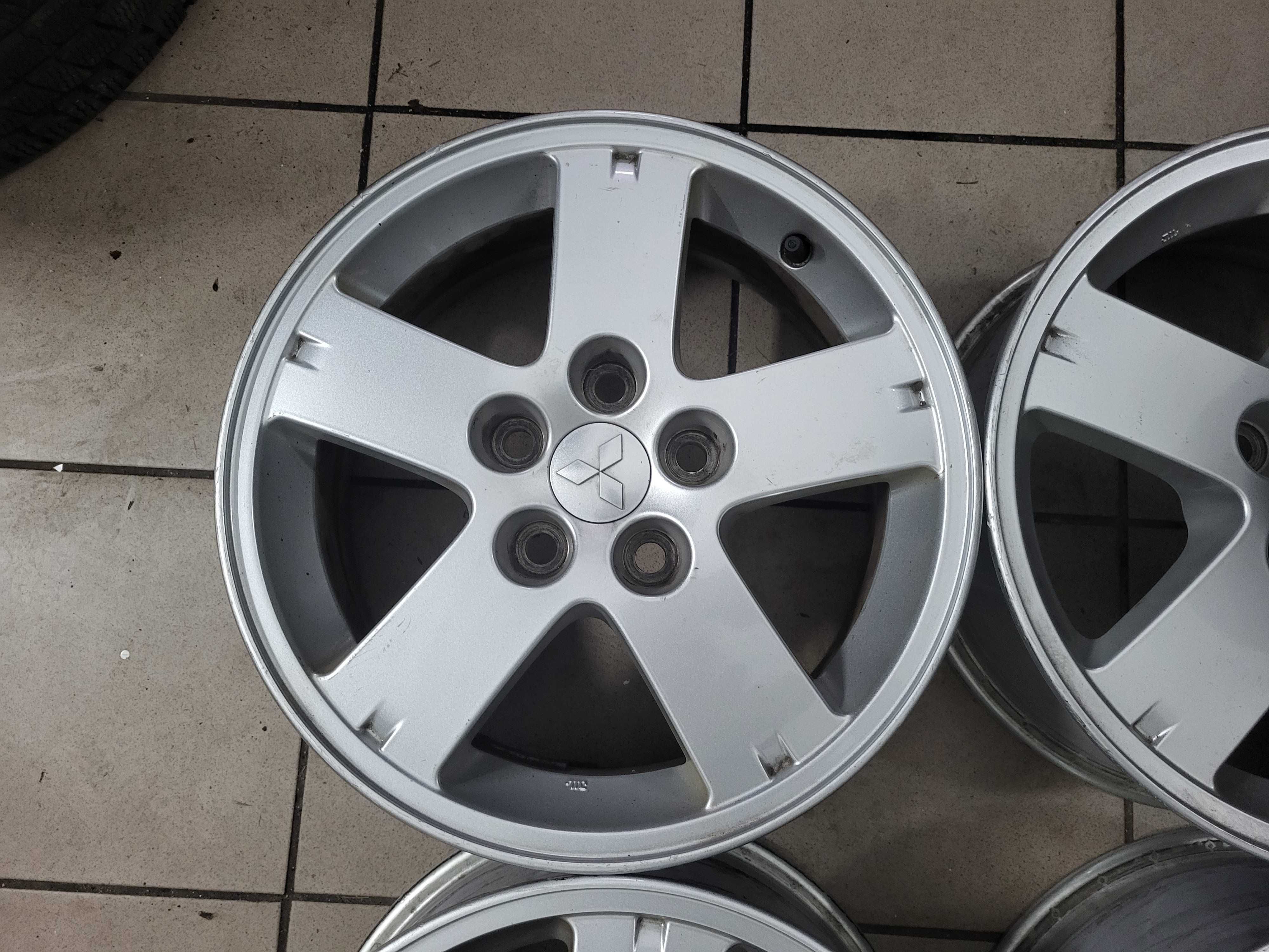 Oryginalne Felgi Mitsubishi 5x114,3 16cali 6,5J ET33 Outlander