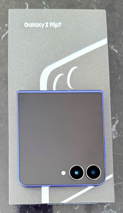 Samsung Galaxy Z Flip 7 - 256GB (Azul escuro)