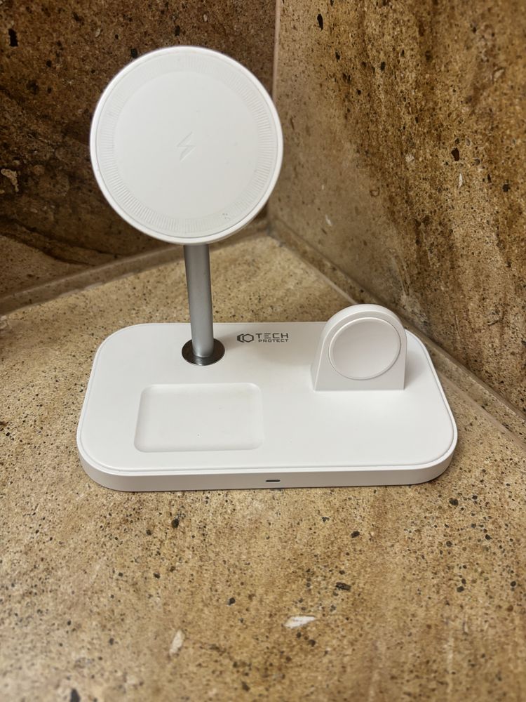 Ładowarka indukcyjna TECH-PROTECT A22 3w1 MagSafe 15W – Biała