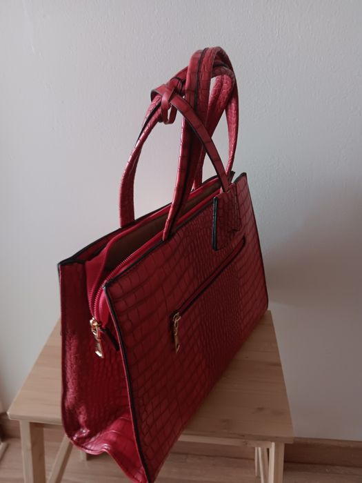 Mala de pele sintética