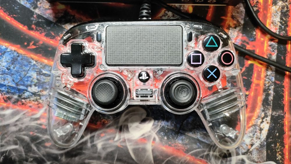 Pad do PS4 Nacon z Opakowaniem