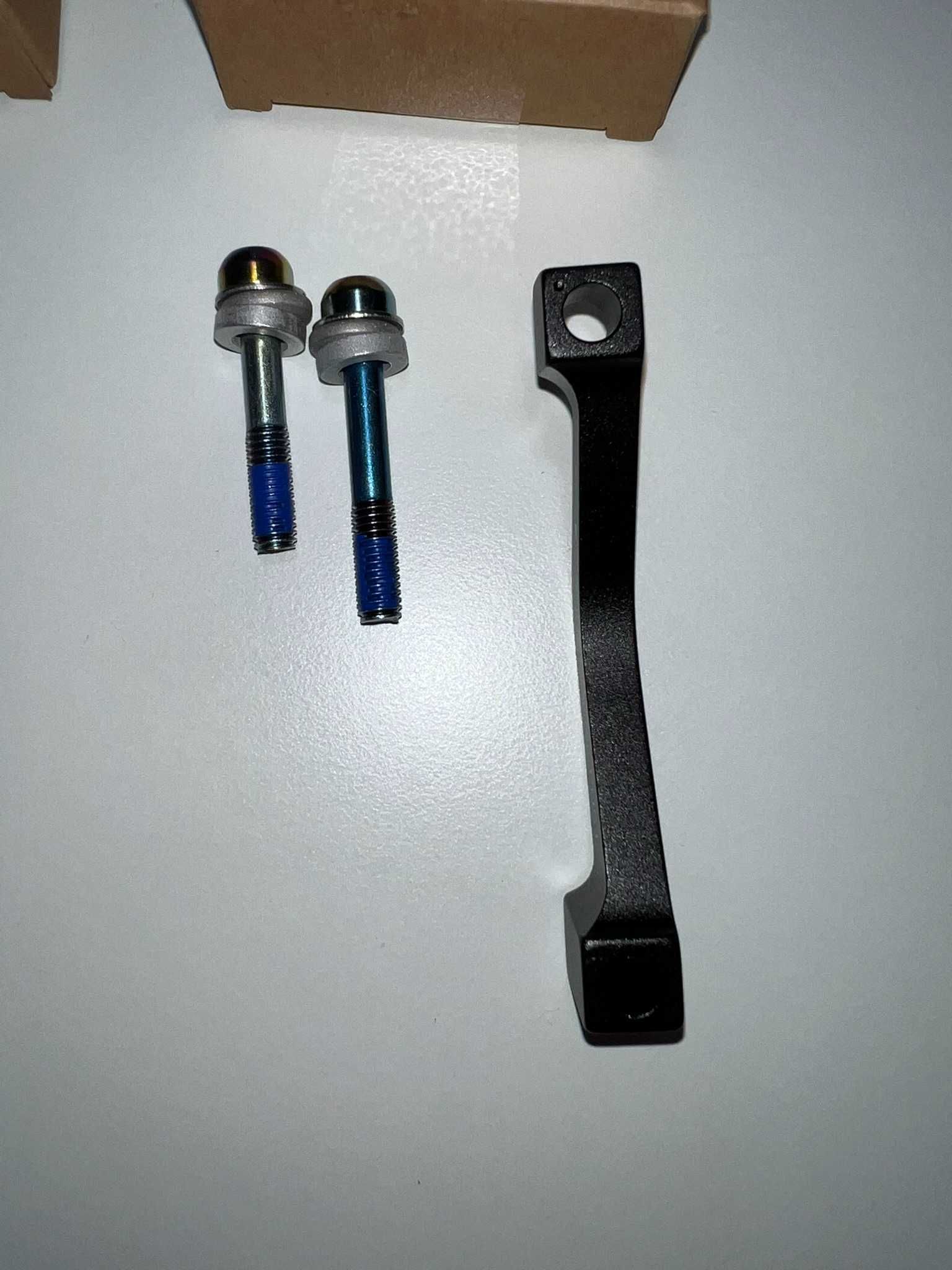 Adapter hamulca SRAM 20P Post Mount rainbow