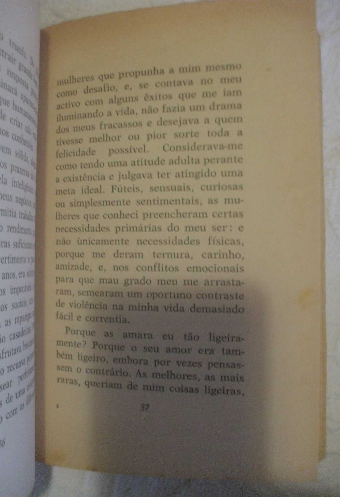 Anjo branco, anjo negro, António Quadros