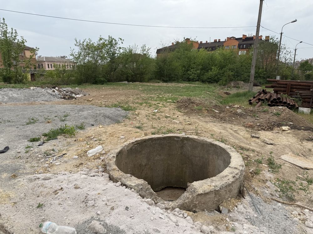 Продаж земельної ділянки у центрі міста, вулиця Юрія Сича, 10 соток