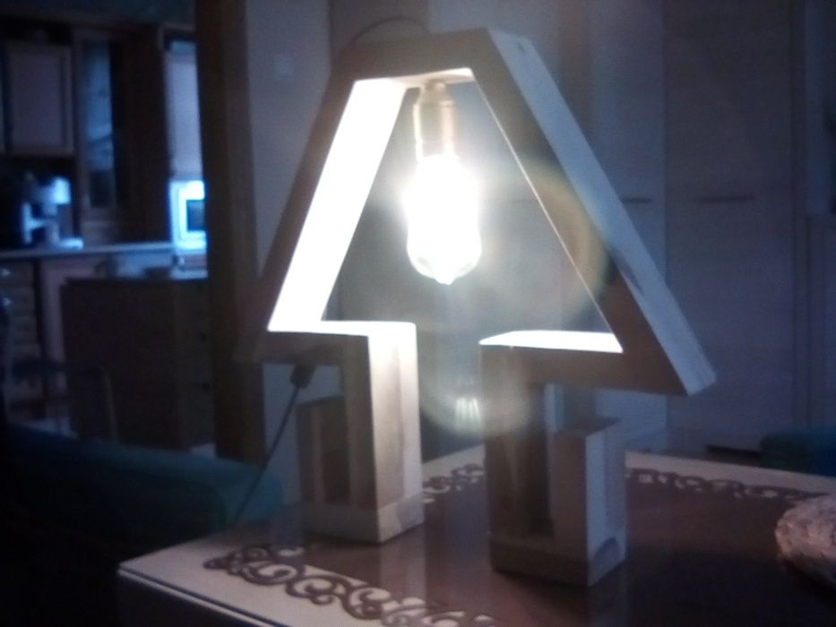 lampa z    drewna