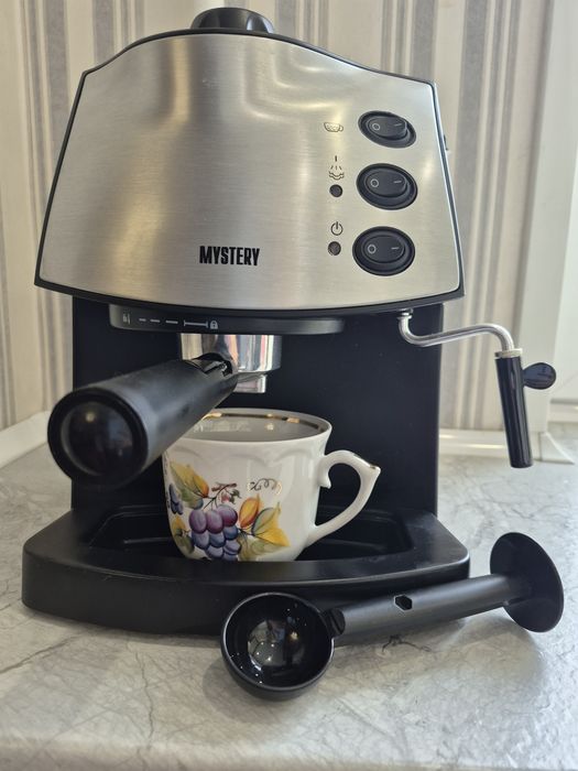 Кавоварка Mystery рожкова в ідеальному стані