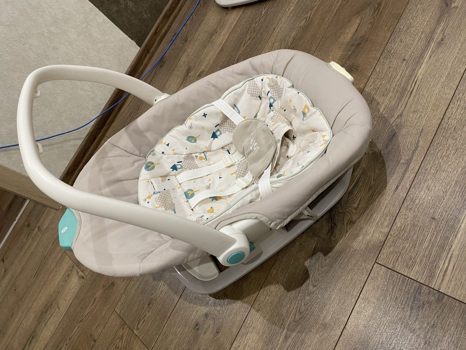 Крісло-гойдалка 2в1 Joie. Працює і від павера і від мережі