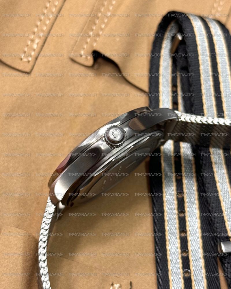 Годинник OMEGA Seamaster 007 42mm Titanium