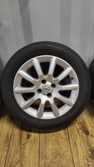 Felgi Opel 16" 4x100 z oponami 205/55 R16 Astra H Corsa Super stan