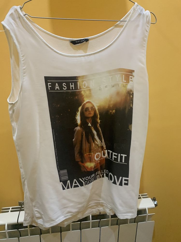 Blusa mulher mangas cavas “Tiffosi” branca com estampado tamanho L