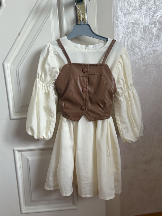 Плаття для дівчинки з жилеткою