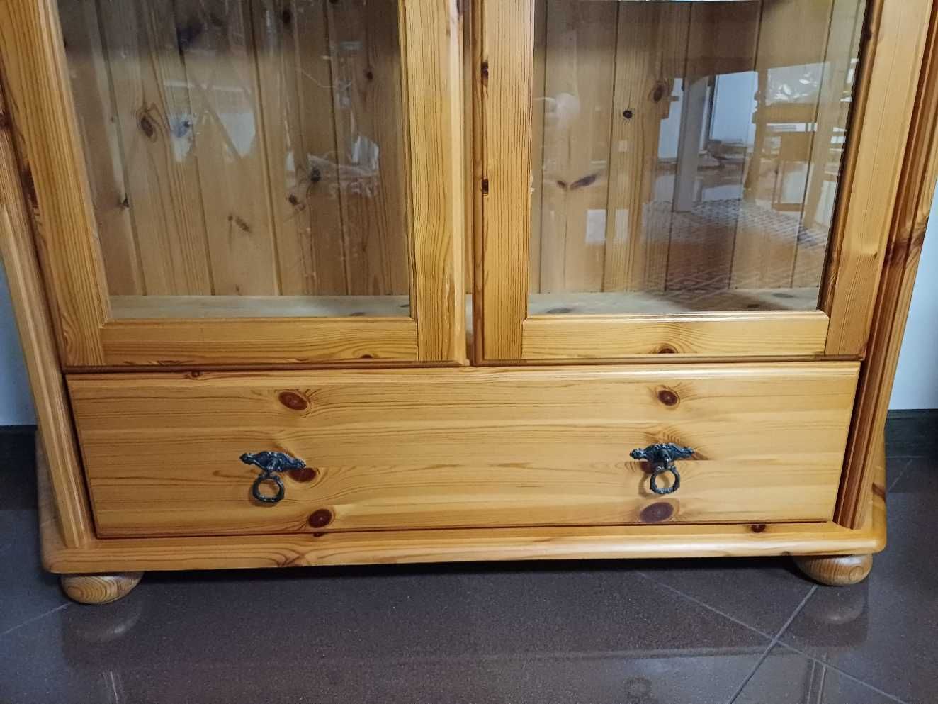 Drewniana witrynka, biblioteczka, sosnowa, przeszklona