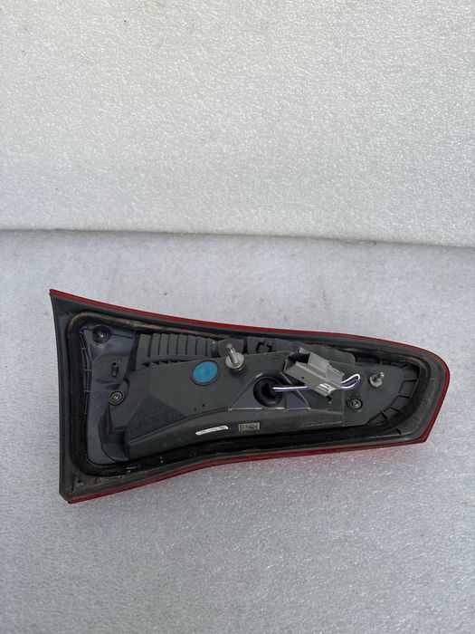 Ford Focus MK4 IV 4 kombi lampa prawy tył prawa tylna w klapę klapy