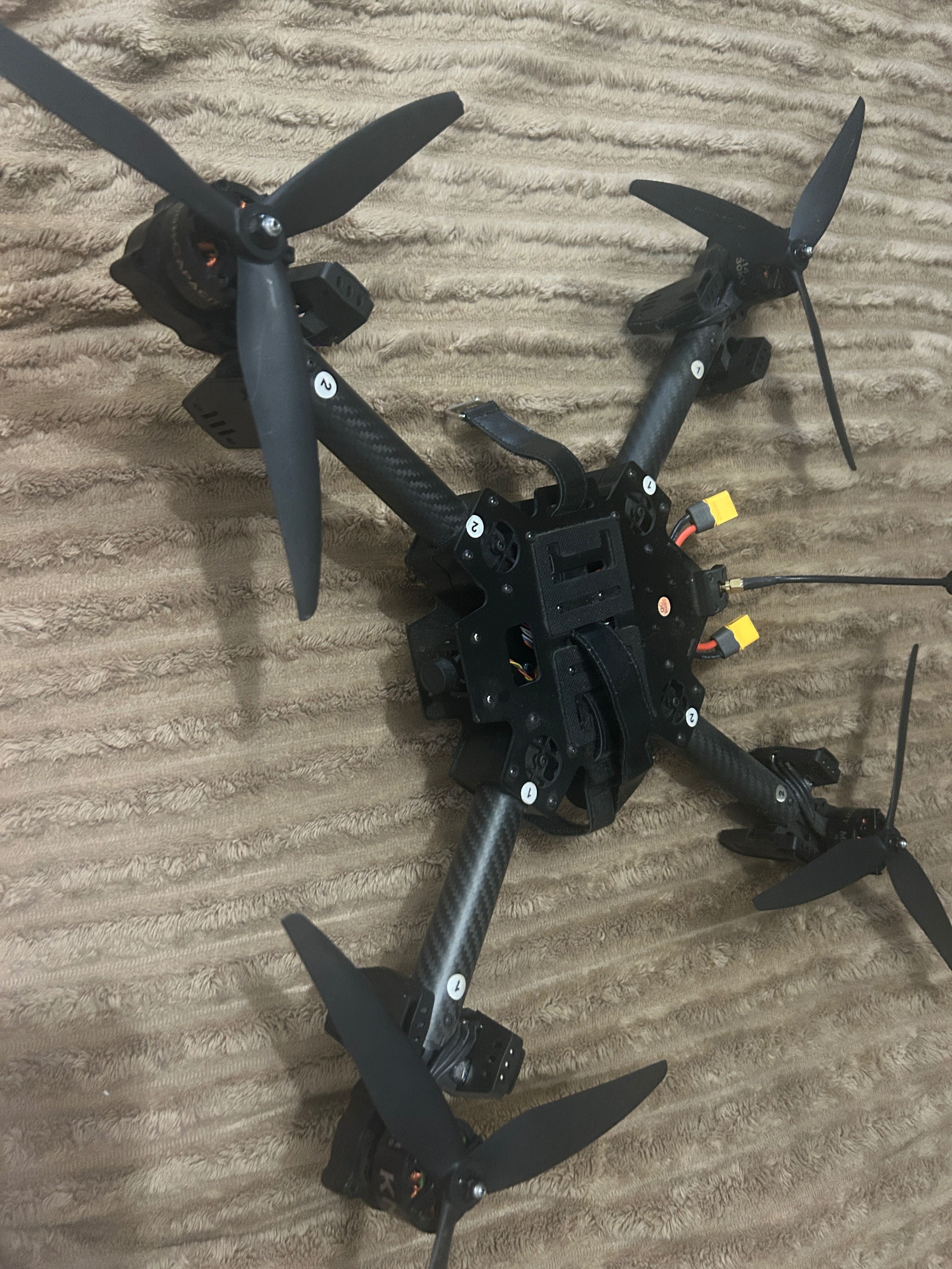 Продам fpv дроны 7,8,10