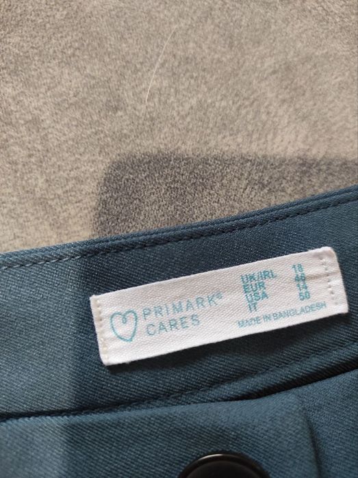 Стильні жіночі брюки класичні