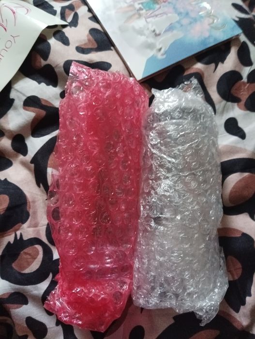 Young Leosia hulanki preorder deluxe