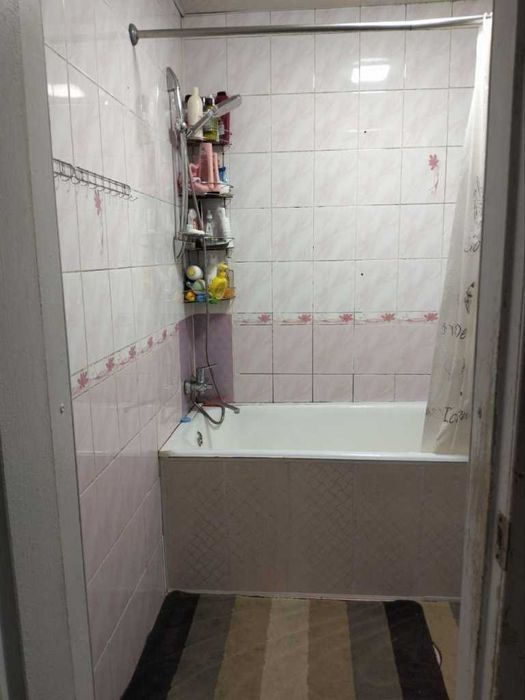 Частина будинку з окремим двором на Юрівці!