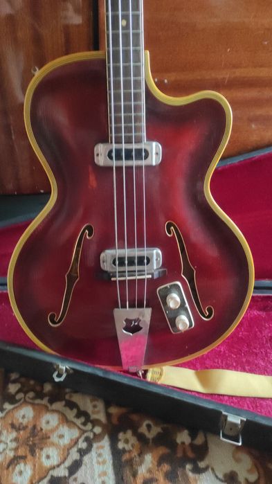 Продам раритетную бас-гитару Perl Gold Muzima