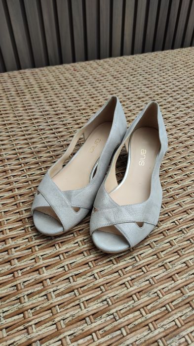 Srebrne czółenka na niskim obcasie Anis do tańca 39