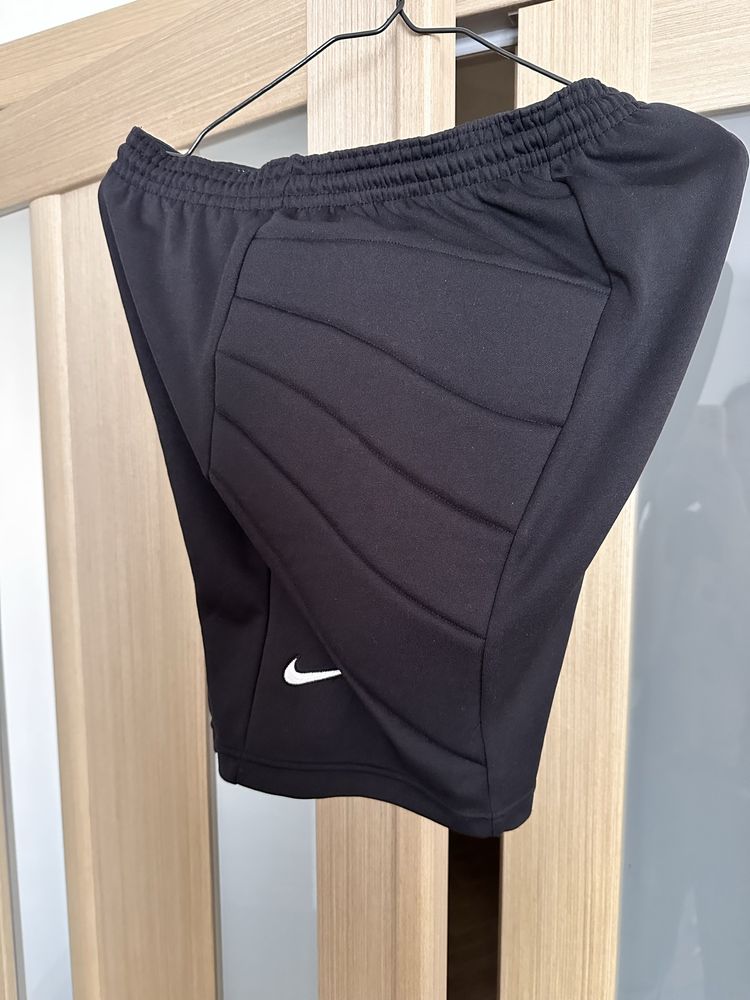 Захисні воротарські шорти Nike розмір M