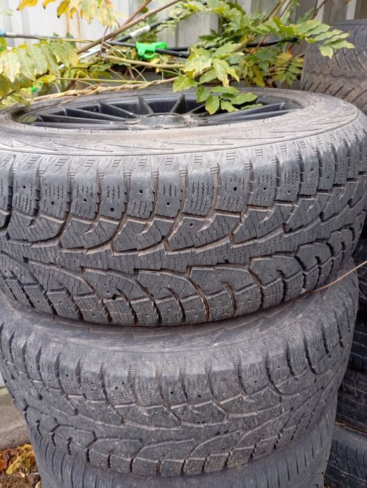 Шини р18 235 60 зіма пара