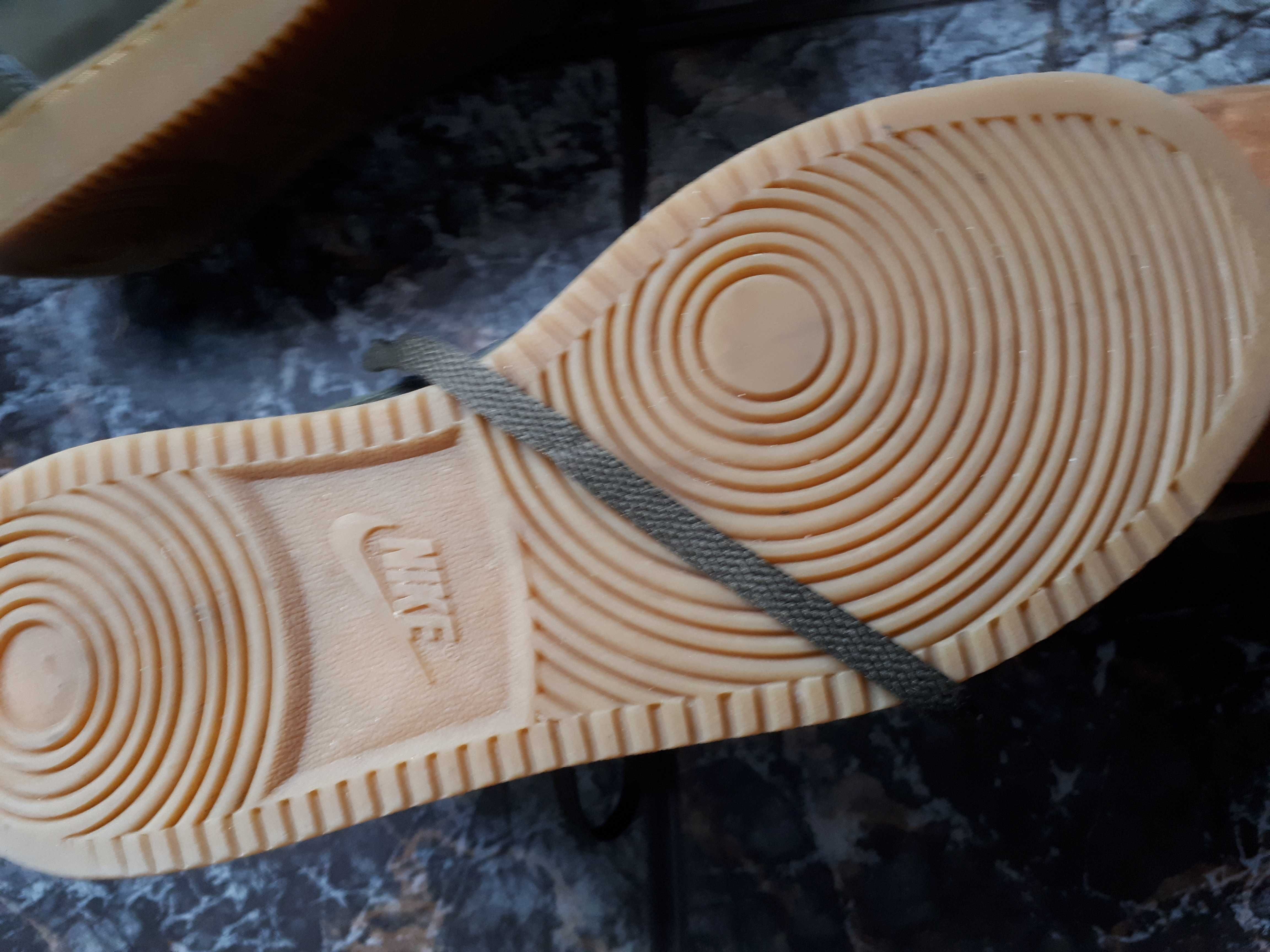 buty Nike Ebernon Mid SE  rozm 42