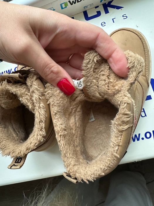 Дитячі кросівки взуття