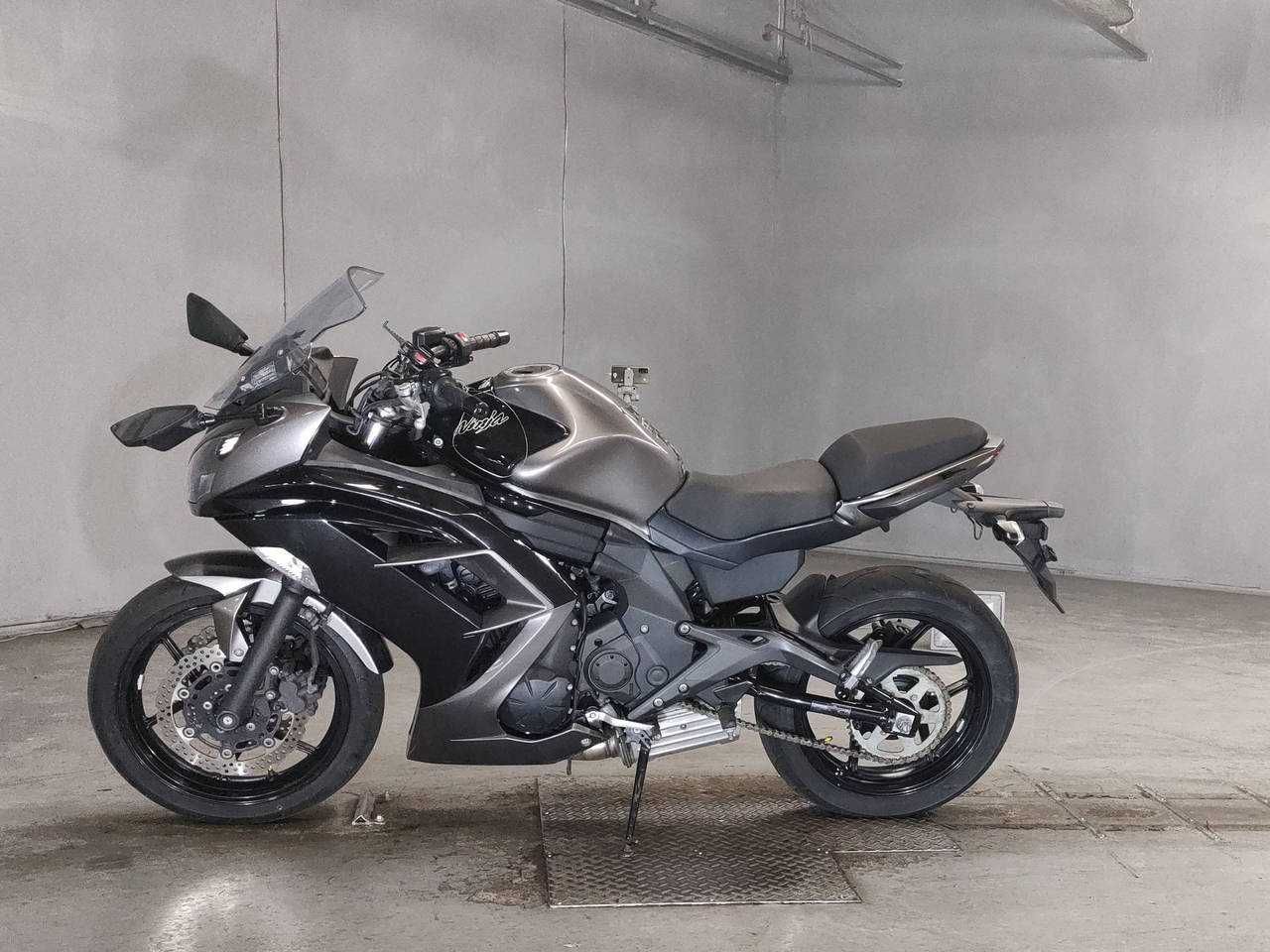 Японський мотоцикл Kawasaki Ninja 400 2017, мотосалон Артмото Полтава