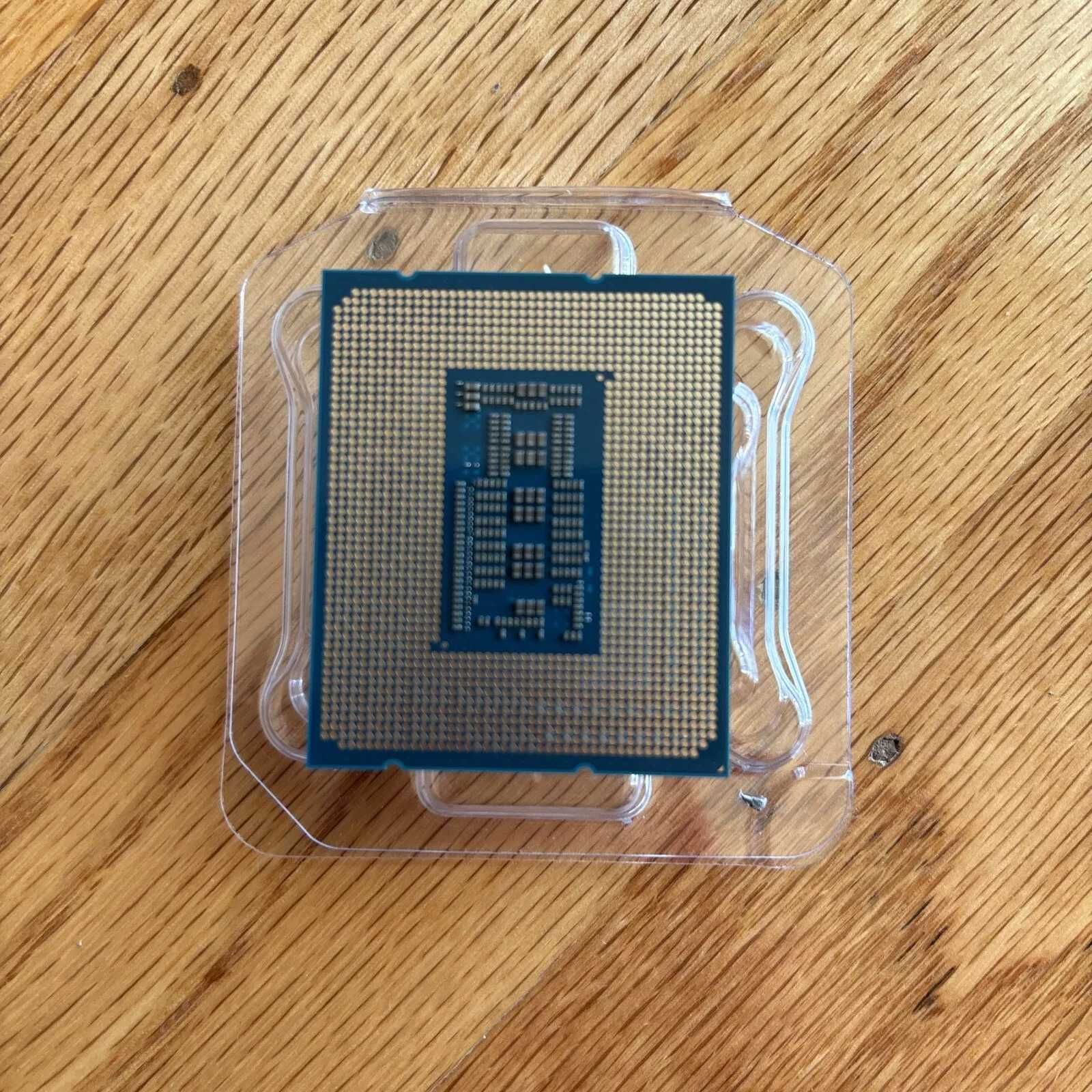 Процесор Intel Core i7-13700K