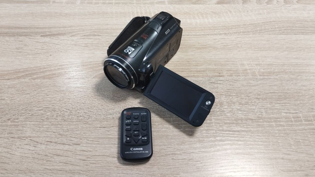 Відеокамера Canon Legria HF M46 з пультом ДУ