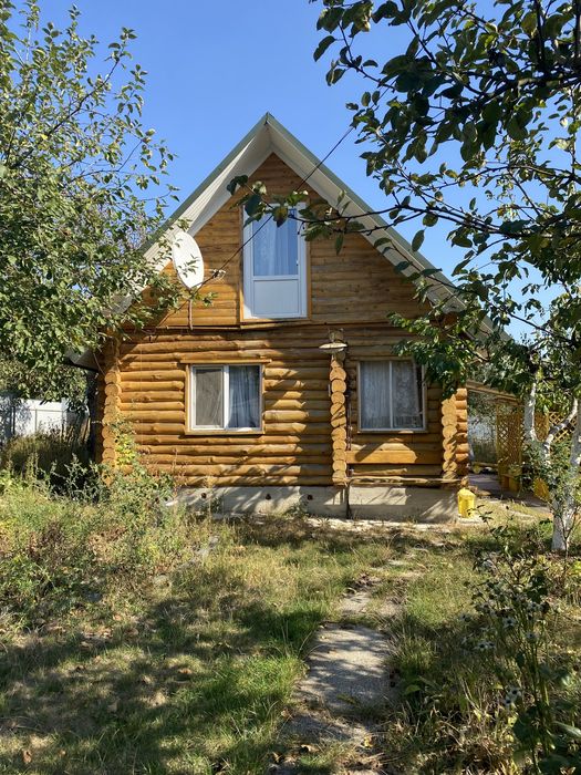 Продаж будинку з ділянкою 10 соток. Корбутівка.