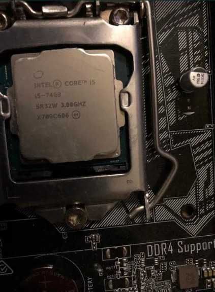Motherboard com cooler, RAM e processador