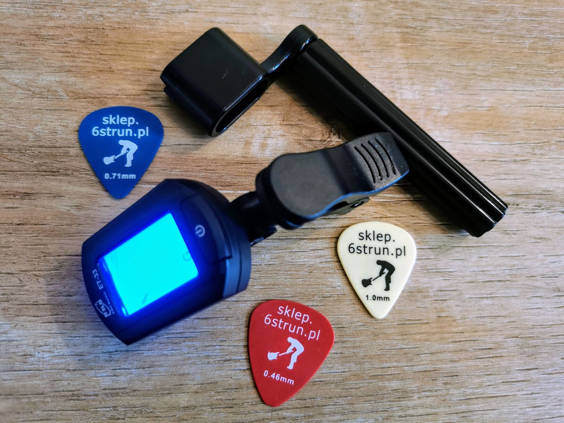 Sprzedam gitarę akustyczną Epiphone DR- 100 VS z futerałem i stojakiem
