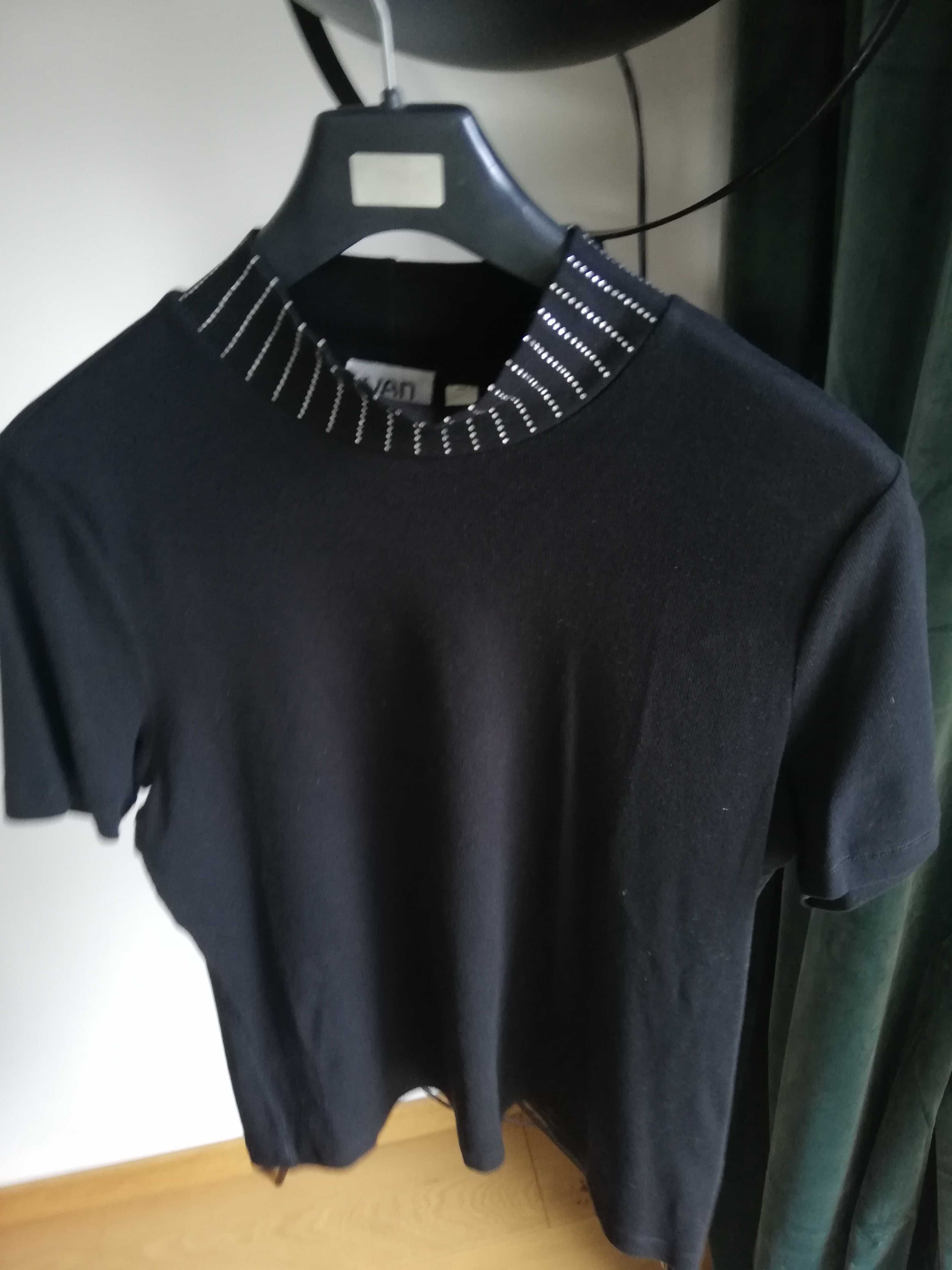 Van czarna bluzka golf cekiny r. 40