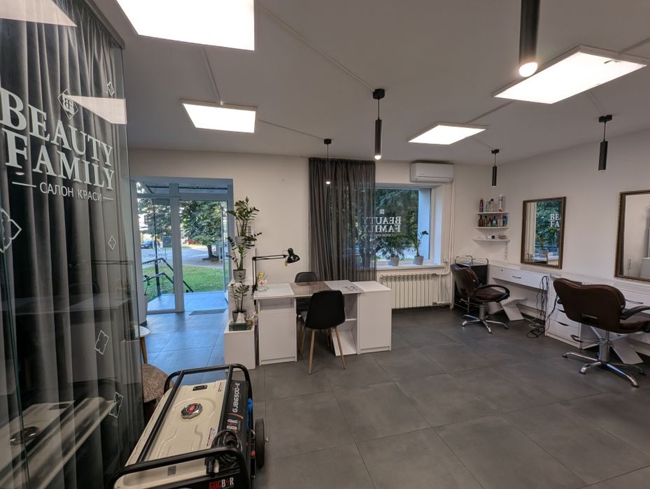 Здам в оренду робоче місце перукаря та майстра манікюру , педикюру