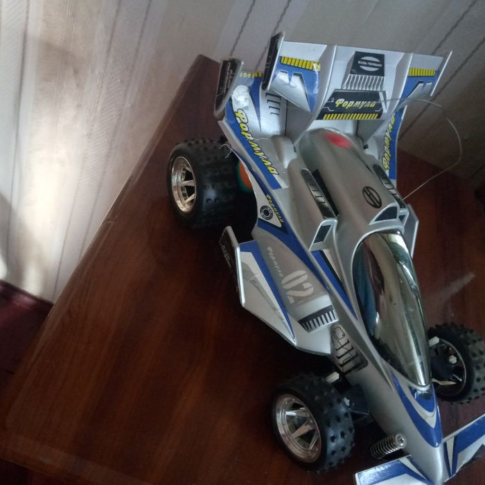 Машинка іграшка на пульту 32 см