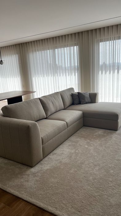 Sofá com chaise long